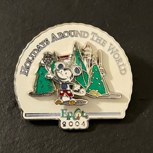 Disney Holidays Around The World Pass Holder Exclusive 2004 Push Pin
